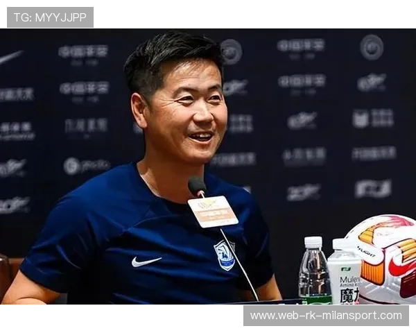 国产教练遭质疑，老将坚持：突破困境，谁能撑起中国足球的未来？